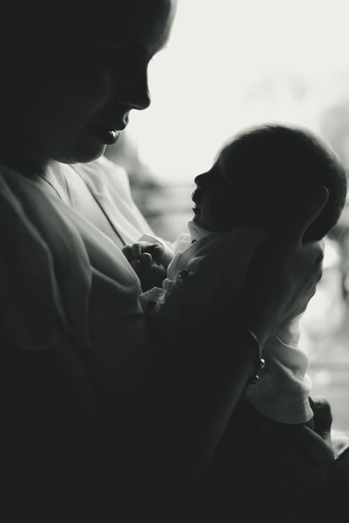 photographe de famille - séance nouveau né et maman